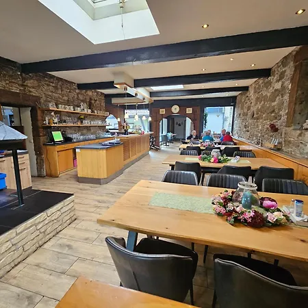 מלון Hotel & Gasthaus „Alte Schmiede“