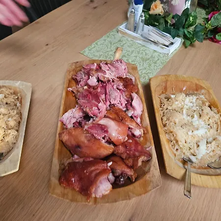 Hotel & Gasthaus „Alte Schmiede“ מלון 3*